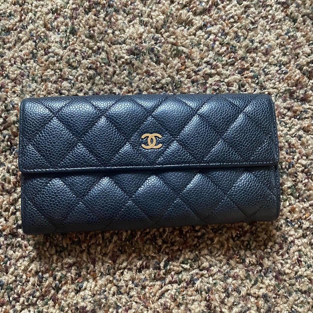Chanel caviar flap wallet
